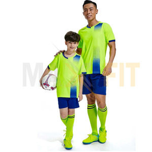 Uniforme de football à séchage rapide de meilleure qualité, uniforme de football respirant de bonne qualité fabriqué sur mesure par les entreprises MAXFIT - Product Image 2