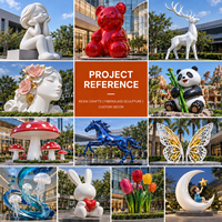 Sculpture d'ours blanche personnalisée en résine à faible polyvalence, modèle d'art abstrait géométrique pour événements de centres commerciaux et décorations d'hôtels