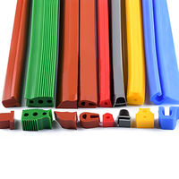 Profils d'extrusion en plastique ABS/UPVC/PC/PMMA/PP/PE/PVC décoratifs pour éclairage de forme personnalisée, style minimaliste moderne, garantie 5 ans