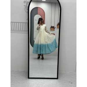 Nouveau haut de soirée de style traditionnel de créateur Garara Plazzo Dupatta Frocks tissu en coton doux avec broderie à fil lourd - Product Image 2