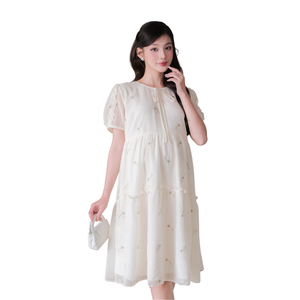 Cómodo vestido de maternidad V1178 duradero y no decolorado hecho de gasa de seda bordada suave con diseño recto - Product Image 1