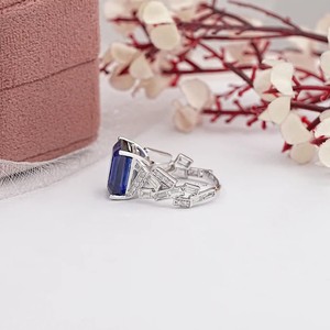 แหวนหมั้นเพชรเม็ดเดี่ยวสีทองและสีเงินมรกตสีฟ้า6ctw ไม่เหมือนใครเหมาะสำหรับเป็นของขวัญแนววินเทจ - Product Image 4