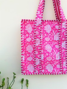 Sac fourre-tout matelassé en coton imprimé à la main pour femmes sac à bandoulière bohème sacs fourre-tout matelassés à point Kantha - Product Image 2