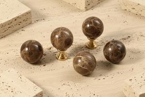 Poignées de tiroir et de porte en pierre de marbre noir avec couleur, forme et taille personnalisées, finition hautement polie, fabriquées en Inde - Product Image 2