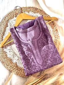 Kurti pour femme en modal et chanderi brodé à la main, style chikankari, coupe régulière, toutes saisons, hiver, été. |   Longueur genouillère | - Product Image 5