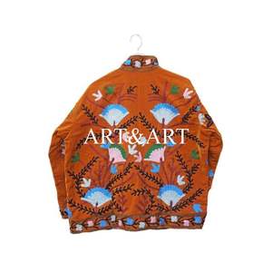Veste boutonnée pour femme, faite à la main, régulière, automne-hiver, multicolores, motif brodé en rayures Suzani, tissu en coton imprimé, matelassée - Product Image 6