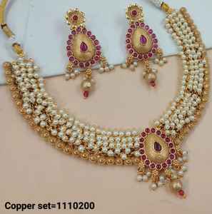 ENSEMBLE DE BIJOUX INDIENS TRADITIONNELS ET À LA MODE EN CUIVRE ENSEMBLE DE BIJOUX DE MARIAGE POUR FEMMES BOUCLES D'OREILLES ET COLLIER - Product Image 4