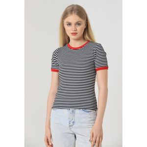 Camisetas de Mujer Topshow, Rayas Negras y Rojas, Producto al por Mayor - Product Image 5