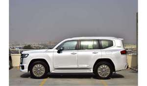 LC 300 VXR V6 PLATINUM 2024 Convertible con Techo Panorámico, Transmisión Automática, Interior Oscuro en Cuero, 6 Cilindros, 4.5L, Usado - Product Image 4