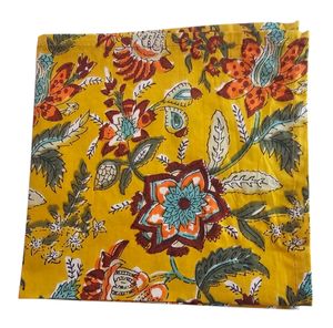 Serviette en tissu traditionnelle jaune à fleurs, réutilisable, carrée, imprimée à la main, 40 cm x 40 cm, usage quotidien - Product Image 3