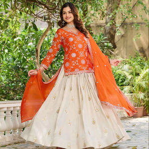 Royal Export Surat Nouvelle Arrivée Party-Style Lehenga Choli Collection Droite Dentelle Bouton Fermeture Éclair pour L'automne Disponible En Gros - Product Image 1