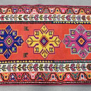 Tapis turc vintage 2,8x9,2 pi (84x279 cm), tapis persan Herki rouge et bleu - Product Image 3