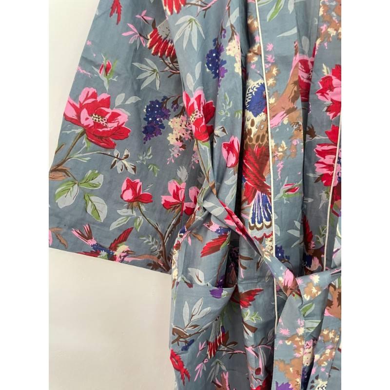 มีสีสัน