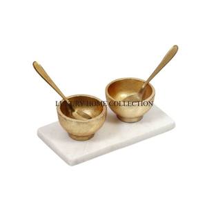 Bols en métal au design antique fabriqués à la main avec des sculptures complexes parfaits pour ajouter un charme vintage à votre cuisine ou salle à manger - Product Image 6