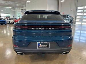 รถปอร์เช่ คาเยนน์ คูเป้ รุ่นปี 2024 คุณภาพเยี่ยมพร้อมจำหน่ายแล้ว - Product Image 2