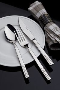 Cubiertos modernos LuxeAura de dos tonos sofisticados plateados y dorados para mesas modernas - Product Image 2