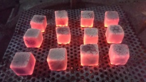 Confíe en la notable Shisha Indonesia hecha de carbón de cáscara de coco de alta calidad, luz duradera - Product Image 4