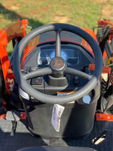 Tractores Mini Bad Boy Serie 10 - 1025H de 25 HP NUEVOS/Usados con Cargador 105 en Venta - Product Image 4