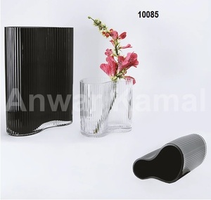Mila Wave Vase - Product Image 1