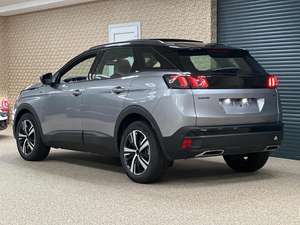 Peugeot 3008 GT 1.6L PureTech Essence 165 CV SUV d'occasion en bon état, sièges en cuir, toit ouvrant panoramique, phares à LED, transmission automatique - Product Image 4