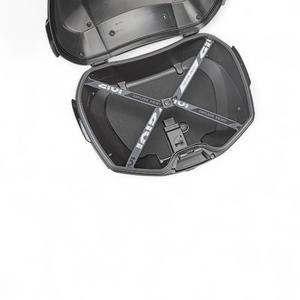 Top Case GIVI V49N AIR Monokey 49 L Noir avec Réflecteur Rouge en ABS et PP pour le Rangement - Product Image 3