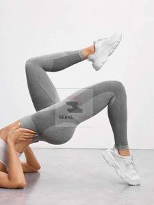 Vente en gros Leggings de yoga pour femme Leggings de yoga taille haute pour le sport et le fitness - Product Image 6