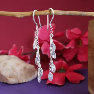 Boucles d'oreilles pendantes élégantes pour femmes en argent avec pierres CZ, plaqué or vintage, or blanc, diamant et perle comme pierres principales, bijoux - Product Image 2