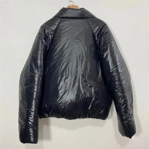 Fabricante al por mayor de Pakistán Hombres Mujeres Color sólido Espesar Abrigo de gran tamaño Parkas Abajo Chaqueta Puffer Chaqueta de invierno - Product Image 2
