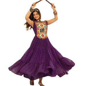 Parfait pour les boutiques et les détaillants en ligne ciblant Bandhni imprimé énorme motif Flair léger fantaisie Kurti pour Navratri - Product Image 1