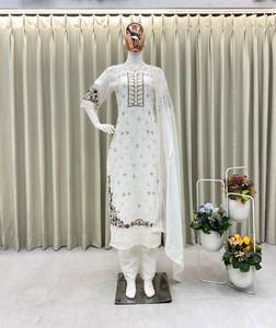 MAGNIFIQUE TOP AVEC SEQUANCE BRODÉ TRAVAIL ET PANTALON AVEC DUPATTA - Product Image 3