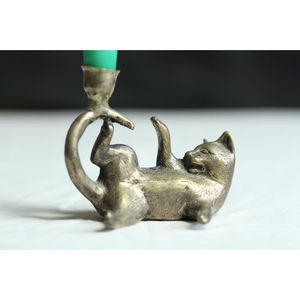 Candelabro de Metal de gato dorado de alta calidad, candelabro decorativo de escritorio para el hogar, candelabro de candelita a precio de mayorista - Product Image 1