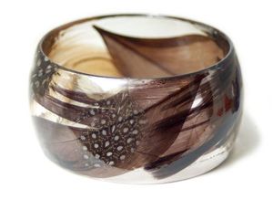 Bracelet en acrylique de résine colorée Bracelet exagéré éblouissant multicolore large conception carrée irrégulière Bracelets et bracelets de perles - Product Image 3