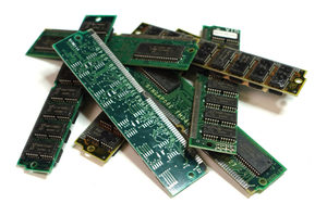 Lot de mémoires RAM de bureau usagées mélangées DDR2 DDR3 DDR4 pour la récupération de métaux et l'exportation de déchets électroniques - Product Image 2