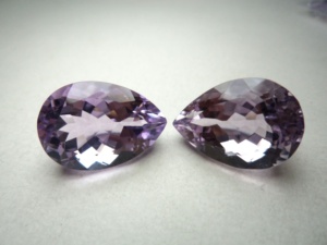 พลอยอเมทิสต์สีชมพูธรรมชาติ เกรดส่งออก รูปทรงลูกแพร์เจียระไน สำหรับทำเครื่องประดับ ใช้พลอยแท้ที่ได้รับการรับรอง - Product Image 3