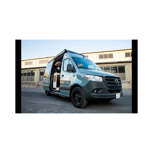 รถบัส Mercedes Sprinter นำเสนอพร้อมประตูบานเลื่อนและบันไดหลัง - Product Image 2