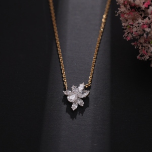 Pendentif en forme de flocon de neige en diamant cultivé en laboratoire certifié IGI, en or jaune/blanc et rose 14 carats, forme marquise et poire - Product Image 2