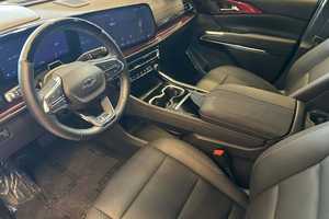 Chevrolet Traverse Z71 AWD 2024 Usado en Buenas Condiciones, Asientos de Cuero Oscuro, ACC, R19, Volante a la Izquierda - Product Image 6