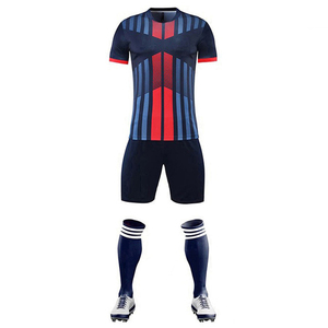 Uniforme de football pour hommes de haute qualité, imprimé par transfert thermique personnalisé, 100% polyester respirant, service OEM, ensembles de découpe automatisés - Product Image 2