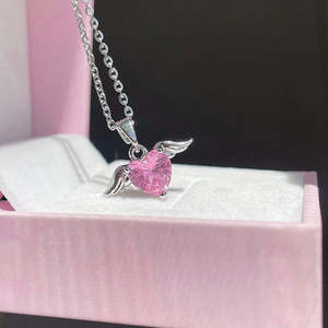 Colgante de Corazón Rosa Plateado Hallmark, Joyería Religiosa Romántica Chapada en Oro con Zirconia, Regalo Perfecto para Cualquier Ocasión - Product Image 2