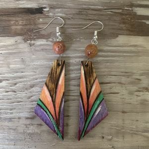 ต่างหูเรซิ่นสีทองรูปหัวใจสีดำสีขาวต่างหูทรงสี่เหลี่ยมรูปทรงเรขาคณิตทำจากไม้รูปทรงนางฟ้า - Product Image 1