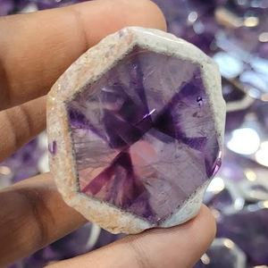 Corte de amatista pulido de alta calidad S. F. GEMS Chevron de 20-55 mm para la fabricación de joyas - Product Image 2