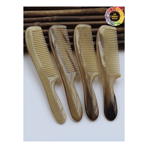 Peigne en corne de buffle artisanal traditionnel fait à la main au Vietnam meilleure qualité-Peigne à cheveux en corne naturelle Peigne de massage antistatique - Product Image 1