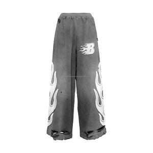 Pantalones Deportivos Premium de Felpa de Algodón y Poliéster de 340 GSM, Lavados, Gris Oscuro, Tela Gruesa, Panel con Apliques de Llama, Logotipo Personalizado Bordado - Product Image 3