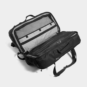 OEM Sac de sport noir solide personnalisable de haute qualité Sacs de voyage étanches pour la gym avec fermeture à glissière et motif de lettres - Product Image 4
