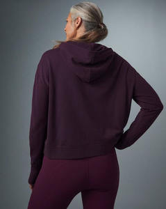 Sweat à capuche d'entraînement de gymnastique avec logo personnalisé prune de meilleure qualité et à forte demande pour femmes Anti-rides et respirant Sweats à capuche vierges pour femmes - Product Image 5