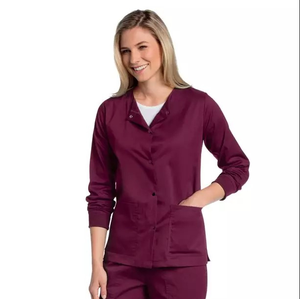 Camisa y pantalón elásticos de uniformes de hospital hechos a medida OEM de alta calidad con encaje al por mayor - Product Image 2
