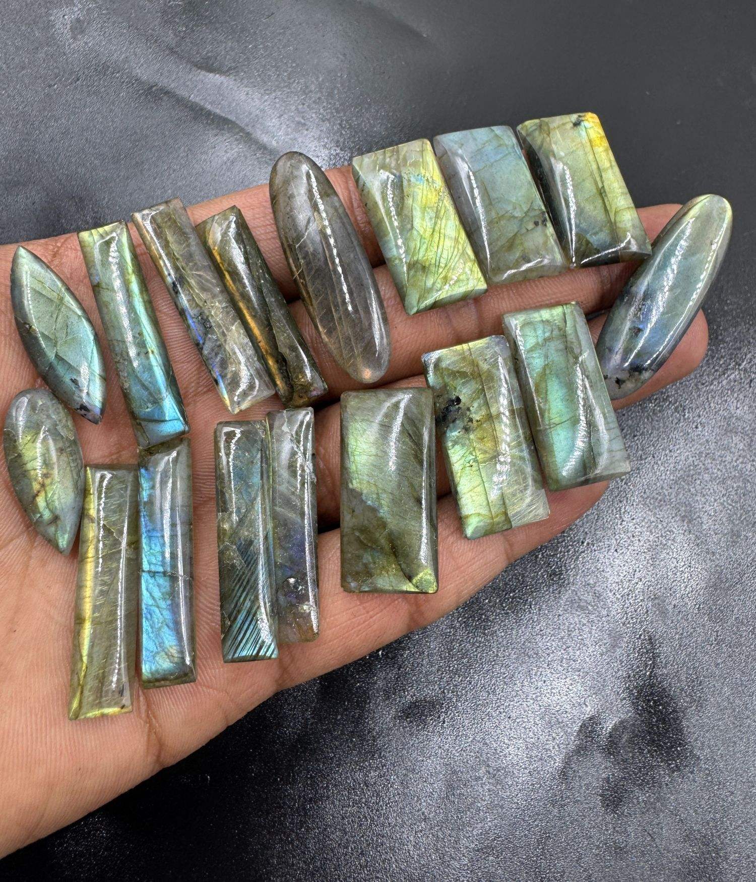 หลายฉูดฉาด