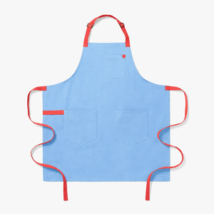 Delantal sin mangas de lona azul claro con ribete rojo, 3 bolsillos, lavable a máquina, duradero, resistente al agua, para uso diario en cocina, sencillo. - Product Image 1