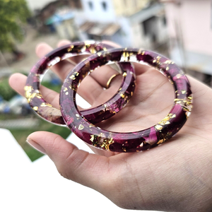 Bracelet jonc en résine épaisse de qualité supérieure, écologique, de style traditionnel, finition brillante, fait à la main, pour femmes, idéal pour les fêtes - Product Image 2