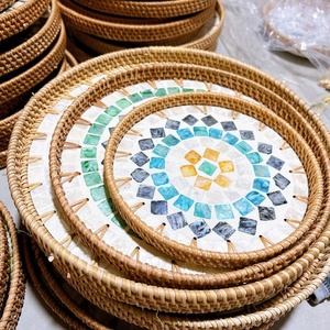 Ensemble de 3 plateaux rectangulaires en rotin pour la décoration, plateau de service en osier bohème, tissé à la main en rotin naturel avec incrustation de nacre - Product Image 4